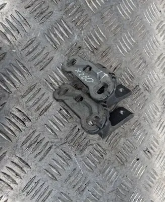 Volvo XC60 Front door lower hinge 