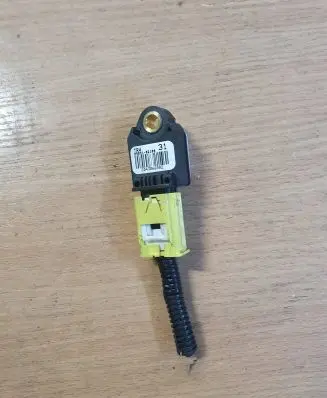 Toyota Verso Airbag deployment crash/impact sensor 8983102100 2043066802