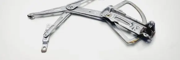 Opel Zafira A Front door manual window regulator 90579386