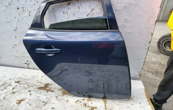 Volvo V40 Rear door 