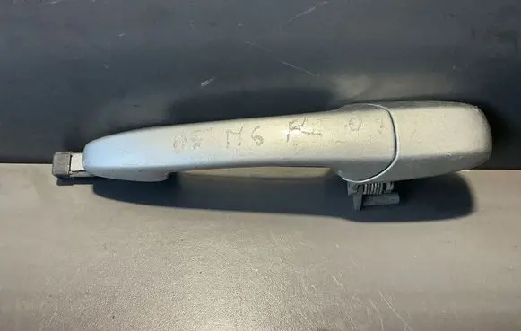 Mazda 5 Front door exterior handle 