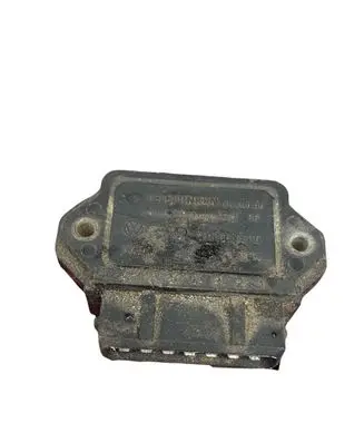 Audi 80 90 B3 Ignition amplifier control unit 211905351D