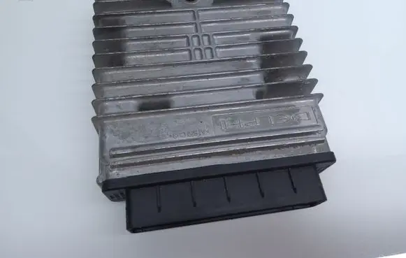 Ford Mondeo Mk III Engine control unit/module 4S7112A650