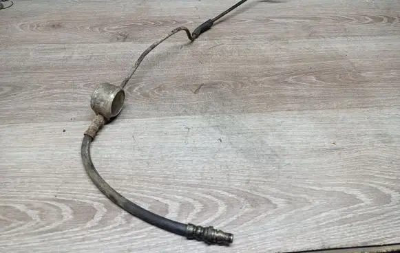 Volvo V70 Clutch pipe/line 