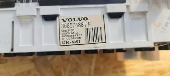 Volvo S40, V40 Speedometer (instrument cluster) 30857488 30857488F SW30887707