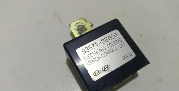 KIA Sorento Wing mirror control module 935713E000