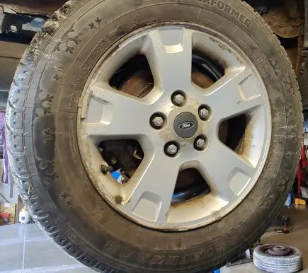Ford Maverick R16 alloy rim 