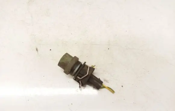 Volkswagen PASSAT B4 Air conditioning (A/C) pressure sensor
