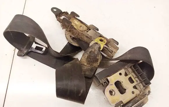Skoda Superb B5 (3U) Front seatbelt 