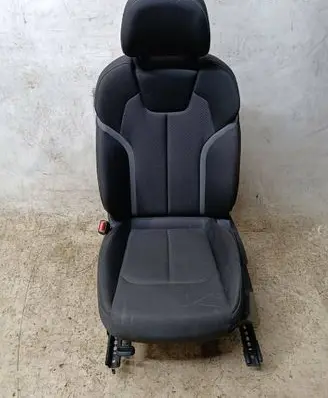 Audi Q2 - Front driver seat 
