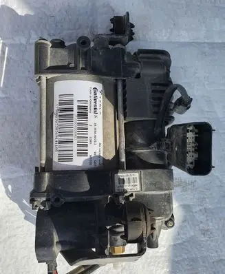 Tesla Model S Pneumatic air compressor holding bracket 600640300A
