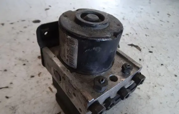 Ford Fiesta ABS Pump 8V512M110AD