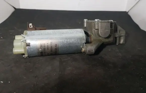 Mercedes-Benz S W220 Seat adjustment motor 2208202542