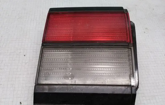 Volkswagen PASSAT B3 Tailgate rear/tail lights 357945108 133328 8767R23