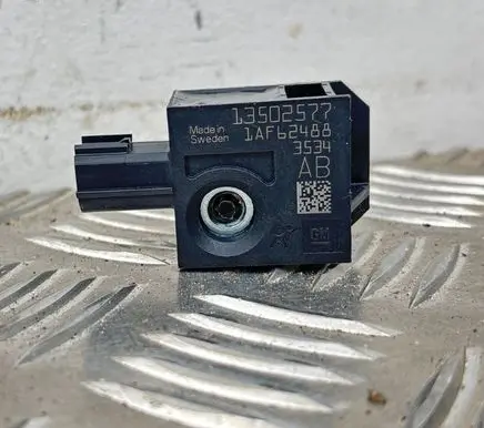Opel Astra J Airbag deployment crash/impact sensor 13502577 1AF62488