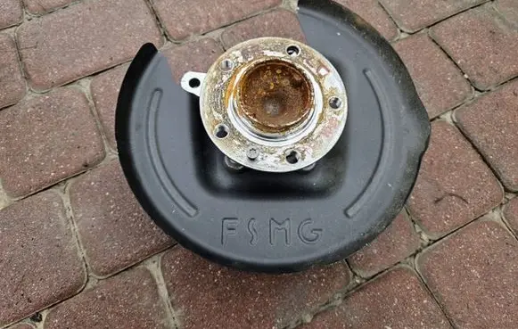Opel Combo E Rear wheel hub 9813623480