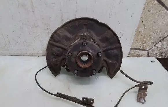 Toyota Avensis T250 Front wheel hub
