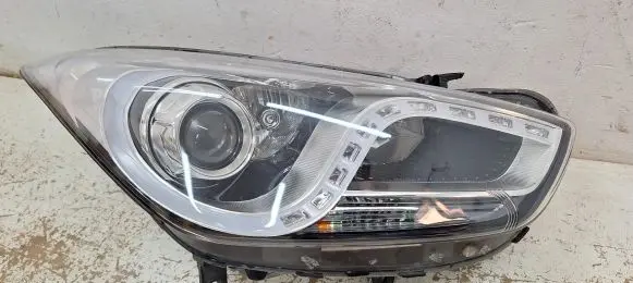 Hyundai i40 Headlight/headlamp 921023Z325