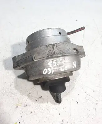 Engine mount bracket