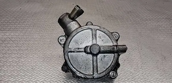 Nissan X-Trail T30 Vacuum pump 14650AD200