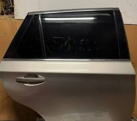 Subaru Outback (BS) Rear door 