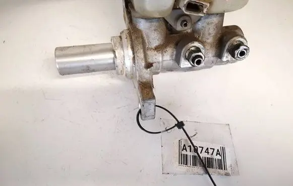 Master brake cylinder