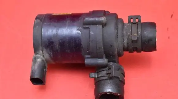 Volkswagen Touareg I Water pump 7L0965561L