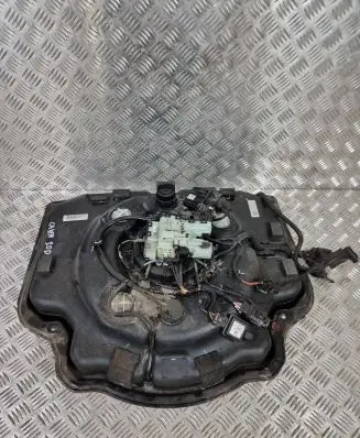 Porsche Cayenne (92A) AdBlue liquid reservoir 7P0131877E 7P0131878