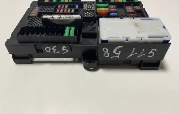 BMW 7 G11 G12 Fuse module 6837091