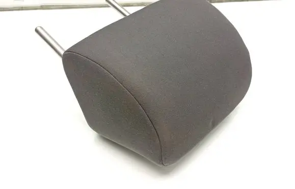 Volkswagen Golf V Rear seat headrest 