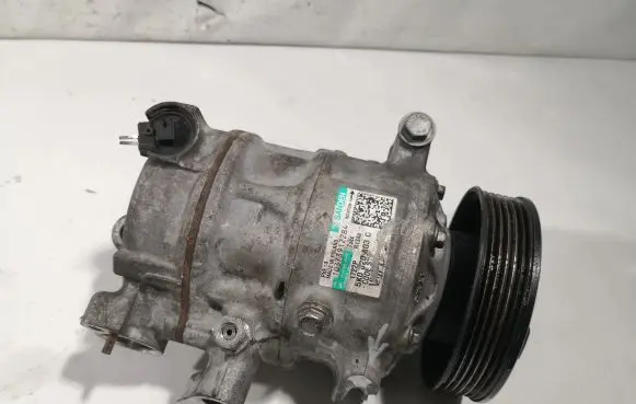 Volkswagen Golf Plus Air conditioning (A/C) compressor (pump) 5K0820803C