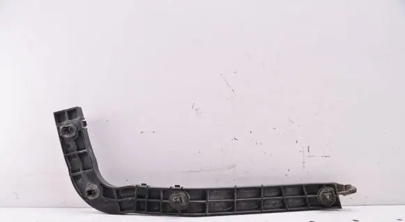 Suzuki Grand Vitara II Rear bumper mounting bracket