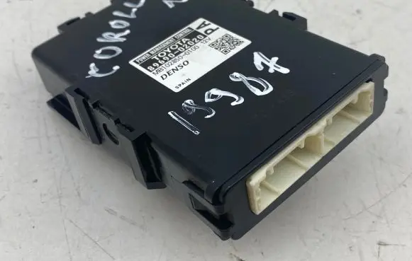 Toyota Corolla E140 E150 Engine control unit/module ECU 8969002020 MB1028500100