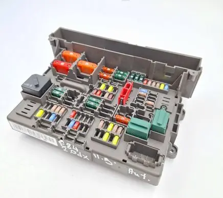 BMW X1 E84 Fuse module 9119446 90601304 7925000004