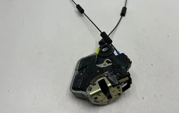 Lexus RX 300 Rear door lock