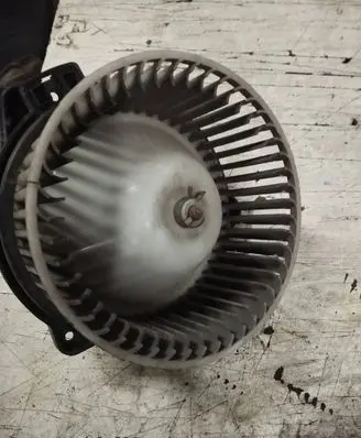 Nissan Sunny Heater fan/blower 0240