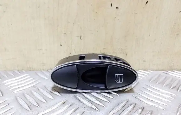 Mercedes-Benz CLS C219 Electric window control switch A2118219758