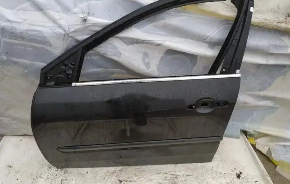 Renault Laguna III Front door juoda
