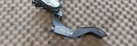 Volkswagen PASSAT B5.5 Accelerator throttle pedal 8D1721523E 6PV00837503
