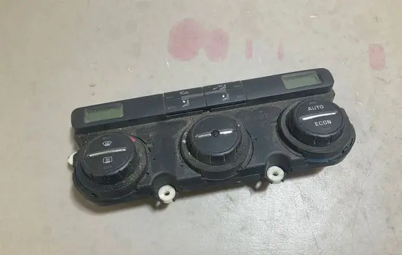 Volkswagen Golf V Climate control unit