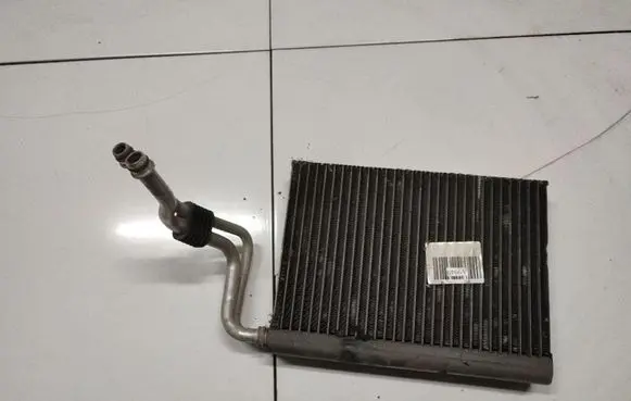 BMW 1 E81 E87 A/C cooling radiator (condenser) 