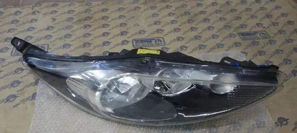 Ford Fiesta Headlight/headlamp 8A6113W029AJ