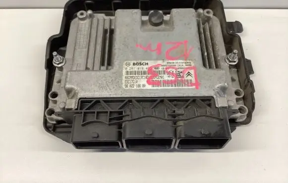 Citroen DS3 Engine control unit/module 9802218680