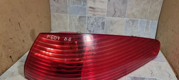Peugeot 607 Rear/tail lights 2543D