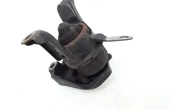 Mazda 6 Engine mount bracket