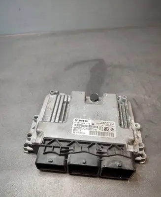 Peugeot 2008 I Engine control unit/module 0281030546