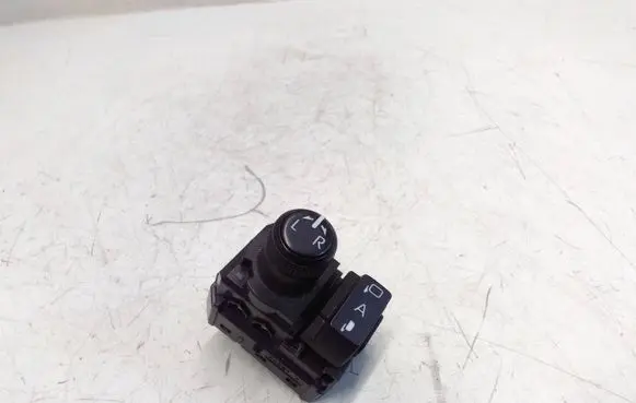 Toyota Prius (XW50) Wing mirror switch G8N164053 9252