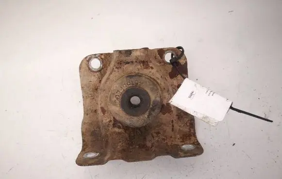 Subaru Legacy Radiator mount bracket 45135FE000