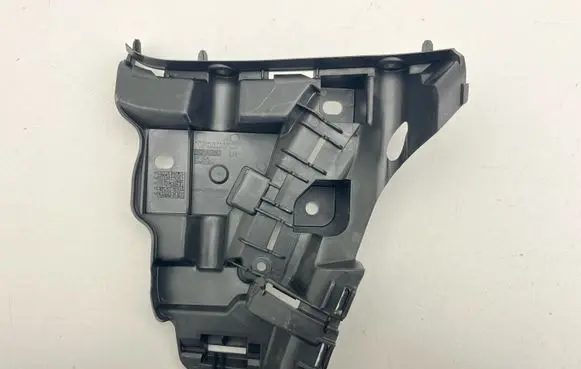 Volvo XC70 Front bumper mounting bracket 31214960