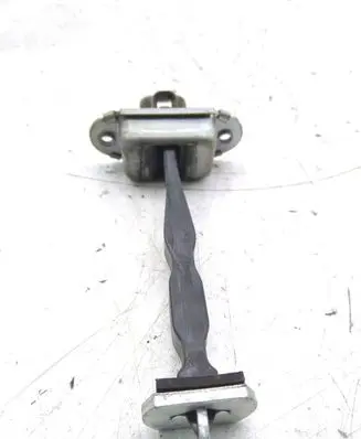 Nissan Qashqai+2 Rear door check strap stopper